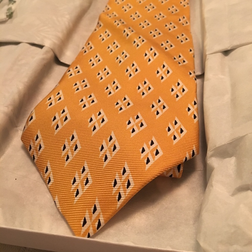 CHAPS 💥 Golden Yellow Silk Tie